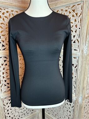 Black Long-Sleeve Fitted Women's Top shape wear